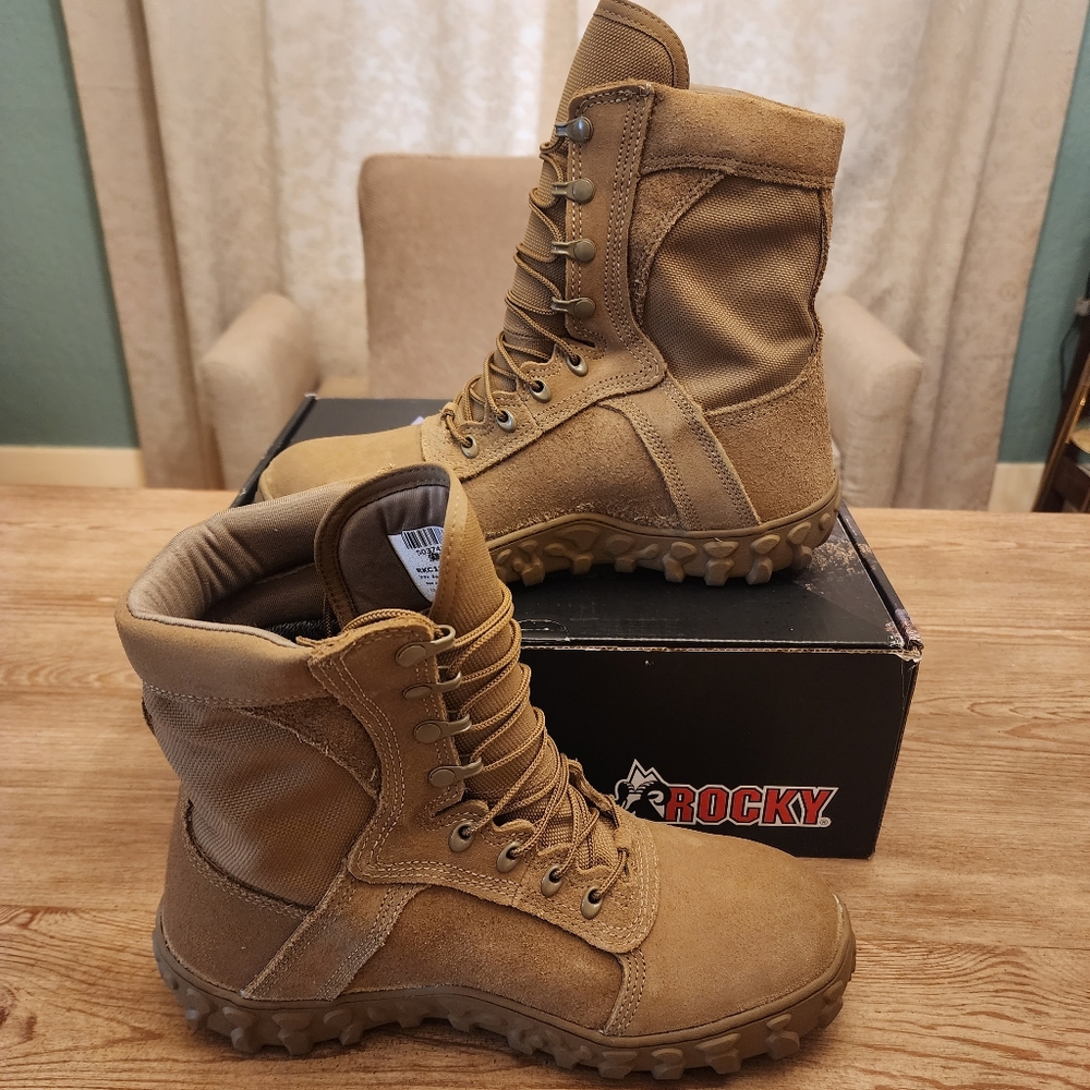 NIB Rocky S2V 600G Insulated Waterproof Military Boots